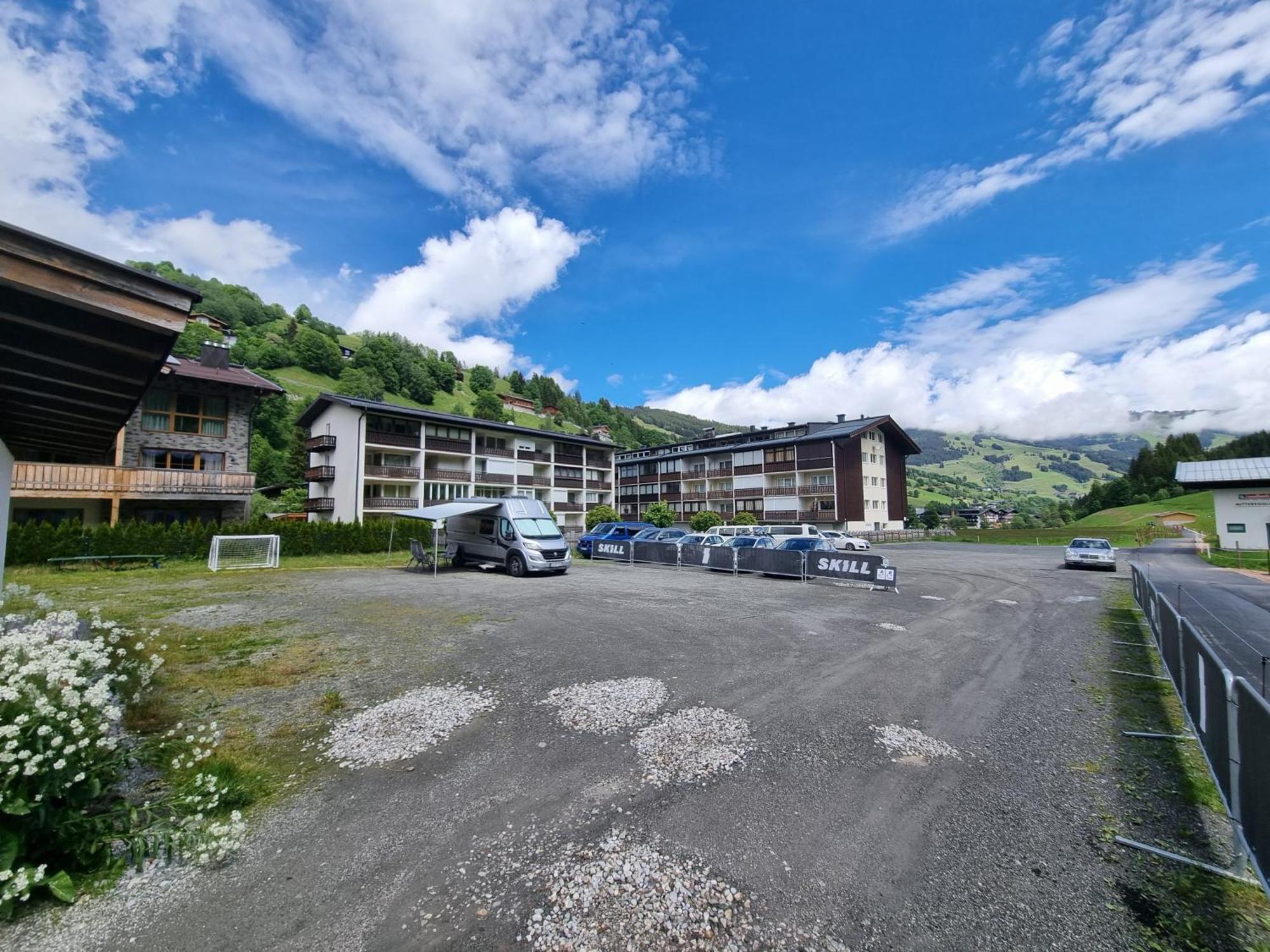 Skill Mountain Lodge - Ski Und Bike Hostel Im Sommer Mit Joker Card Saalbach-Hinterglemm Exterior foto